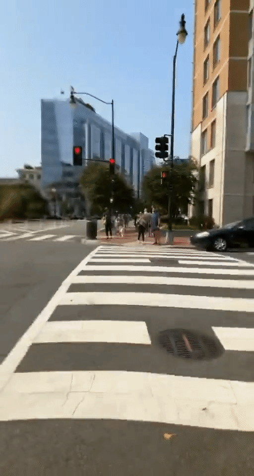 본문 이미지 - 아이폰 14 프로 맥스로 촬영한 화면. (루크 미아니 트위터)