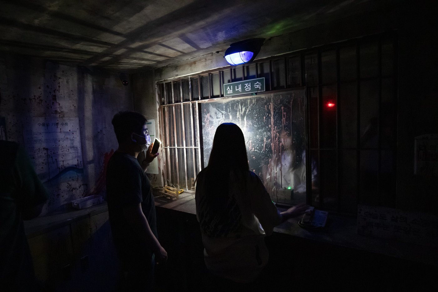 본문 이미지 - 좀비프리즌(롯데월드 제공) 