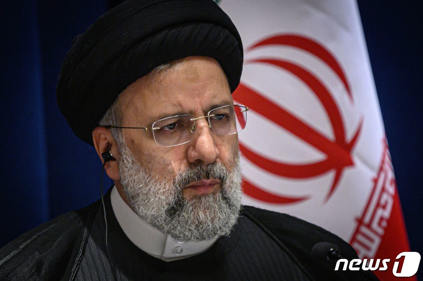 본문 이미지 - 세예드 에브라힘 라이시 이란 대통령이 22일(현지시간) 제77차 유엔 총회 참석 차 방문한 뉴욕에서 기자회견을 하고 있다. ⓒ AFP=뉴스1 ⓒ News1 우동명 기자