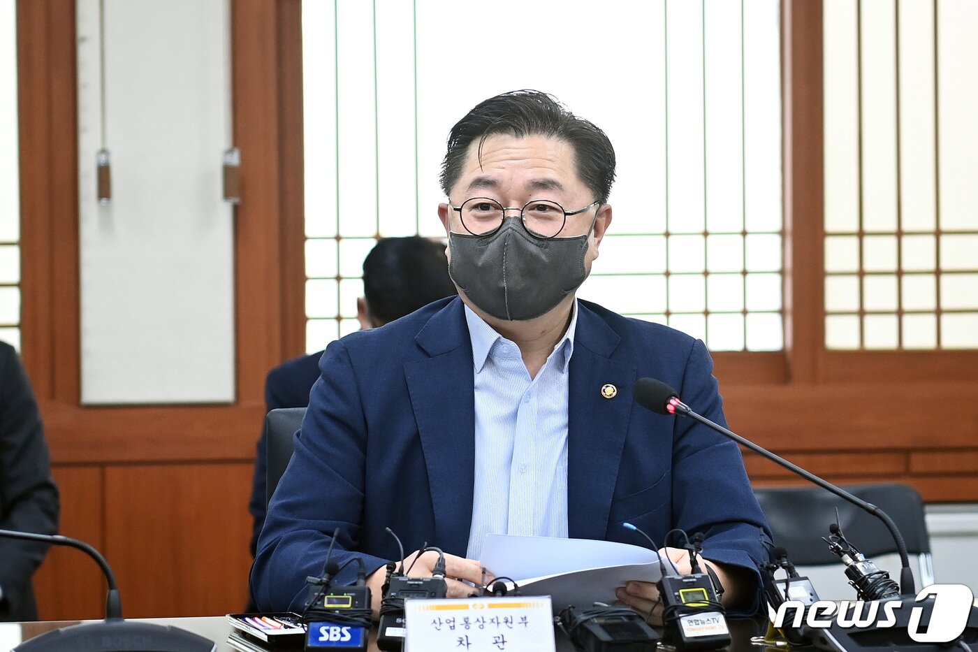 본문 이미지 - 박일준 산업통상자원부 2차관이 23일 오전 한전남서울본부 대회의실에서 에너지위기 극복방안 논의를 위한 산업계 간담회를 주재하고 있다. (산업통상자원부 제공) 2022.9.23/뉴스1