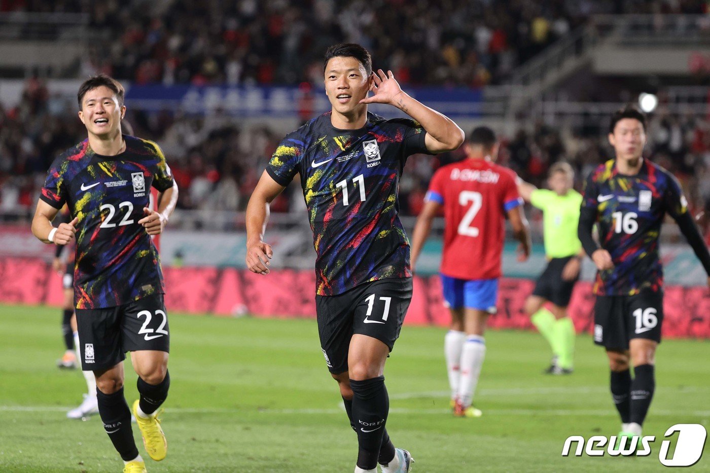 황희찬이 23일 오후 경기 고양종합운동장에서 열린 대한민국과 코스타리카의 친선경기에서 선제골을 성공시킨뒤 세리머니를 하고 있다. 2022.9.23/뉴스1 ⓒ News1 이광호 기자