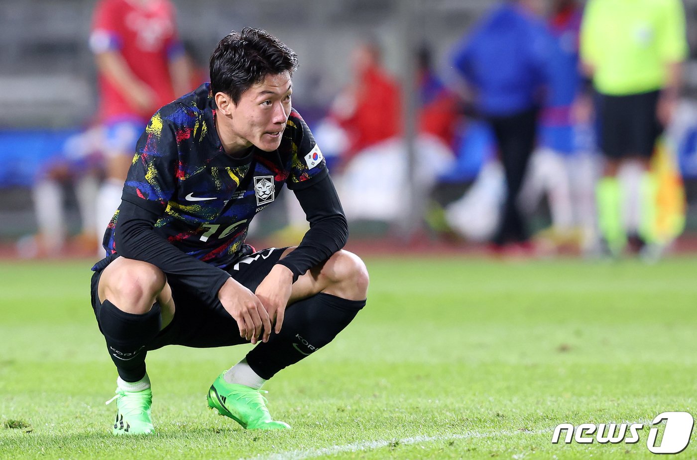 본문 이미지 - 황의조가 23일 오후 고양종합운동장에서 열린 대한민국과 코스타리카의 친선경기 후반전에서 찬스를 놓친 뒤 아쉬워하고 있다. 2022.9.23/뉴스1 ⓒ News1 이동해 기자