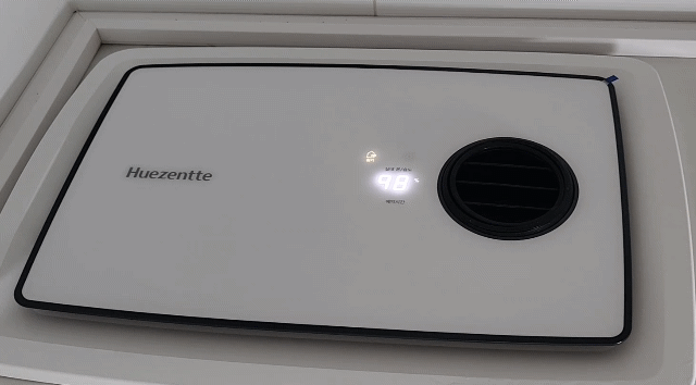 본문 이미지 - 25일 취재진이 힘펠 휴젠뜨 팔레트를 조작하는 모습. ⓒNews1 신윤하 기자.