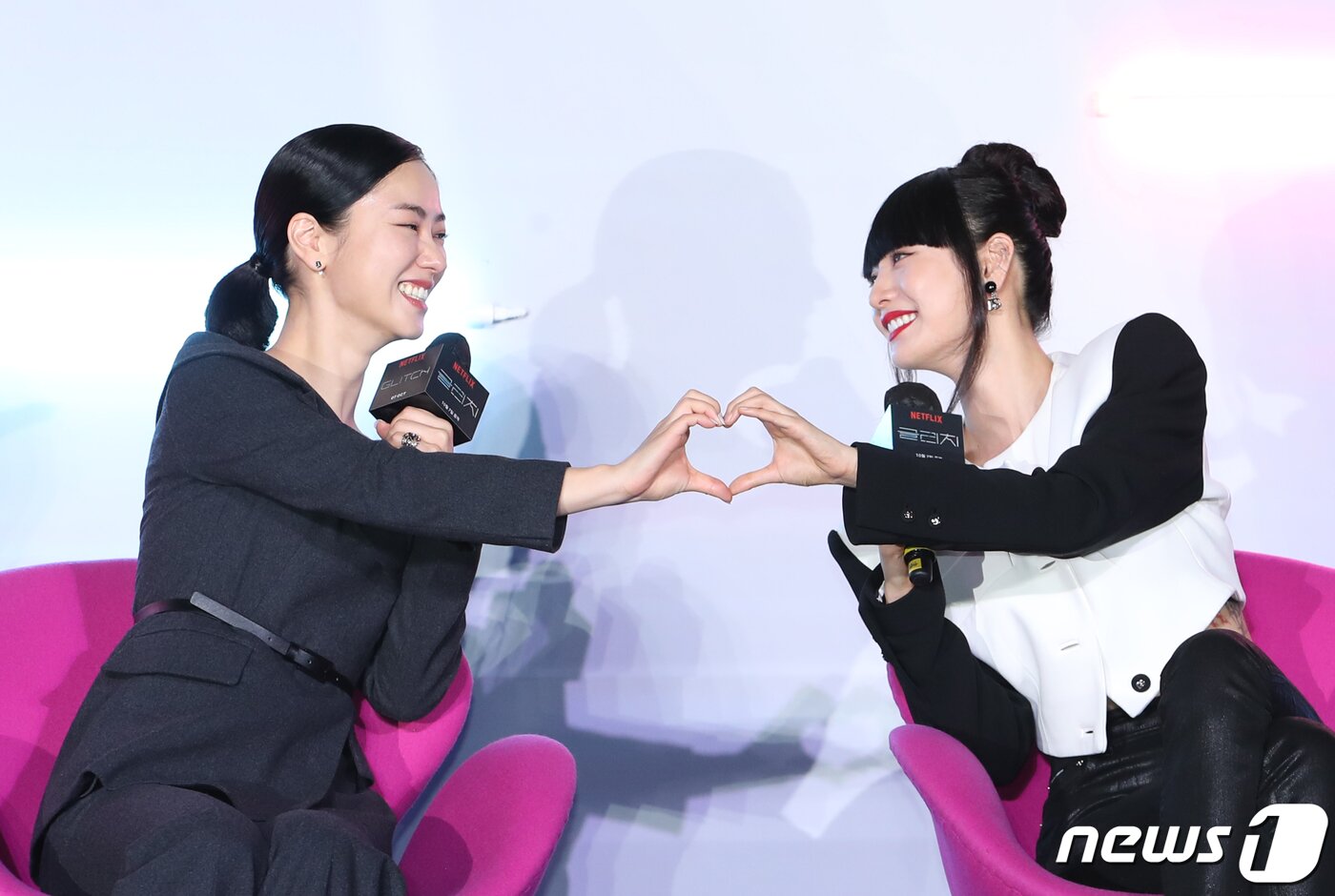 본문 이미지 - '글리치'에 출연한 배우 전여빈과 나나(오른쪽)/뉴스1 ⓒ News1 