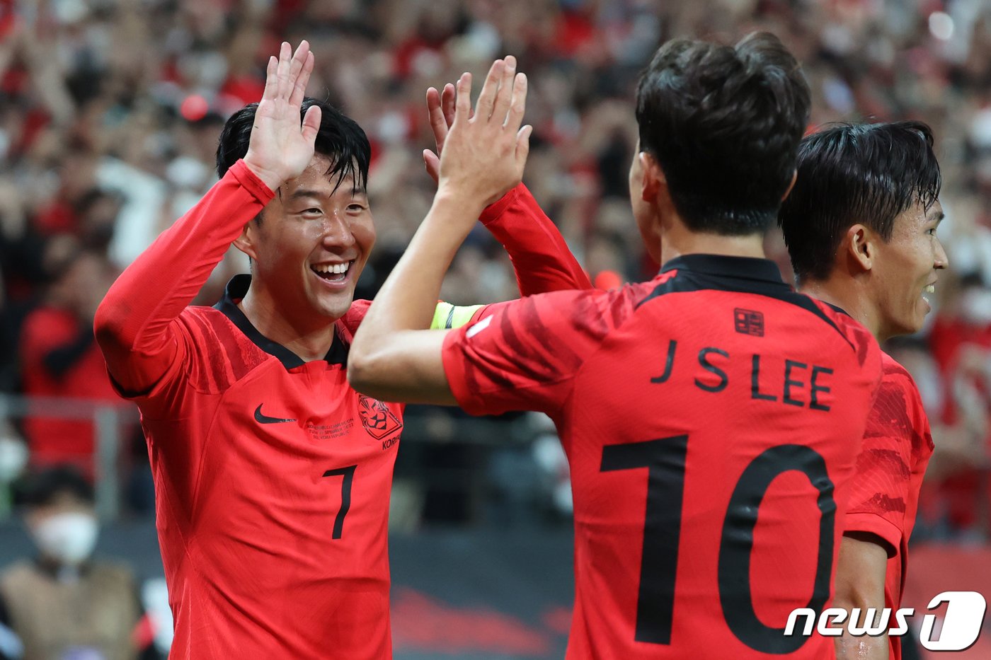 본문 이미지 - 축구대표팀의 손흥민. /뉴스1 ⓒ News1 이광호 기자