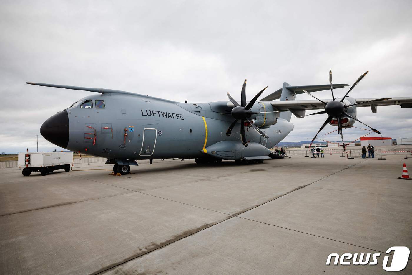 본문 이미지 - A400M 수송기. ⓒ AFP=뉴스1