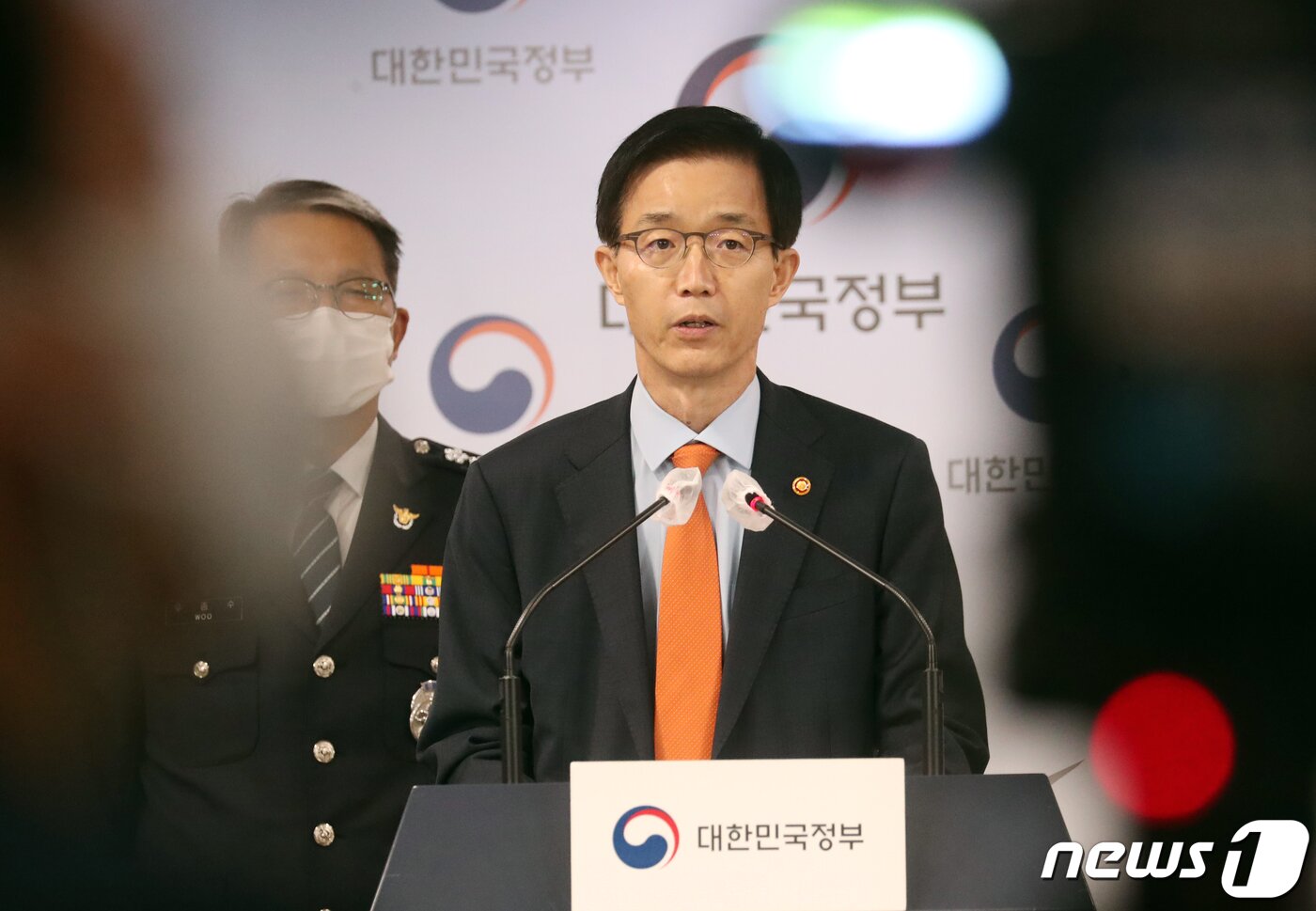 본문 이미지 - 방문규 국무조정실장이 29일 오전 서울 종로구 정부서울청사에서 보이스피싱 대응 성과 및 대책 관련 브리핑을 하고 있다. 2022.9.29/뉴스1 ⓒ News1 김명섭 기자