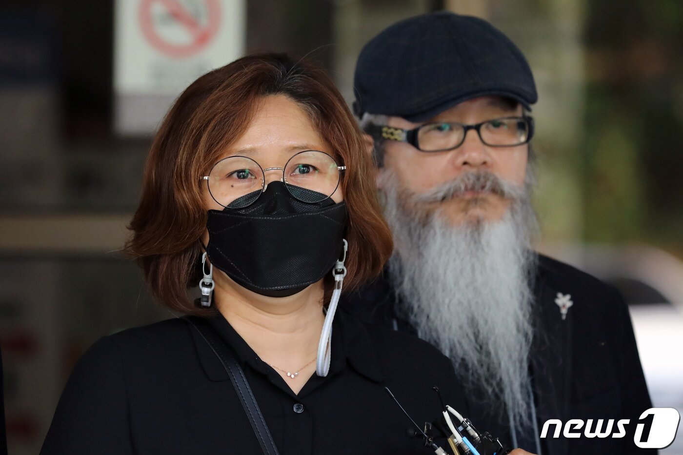 본문 이미지 - 고(故) 이예람 중사의 어머니 박순정 씨가 29일 서울 서초구 대법원에서 판결에 대한 입장을 밝히고 있다. 2022.9.29/뉴스1 ⓒ News1 이승배 기자