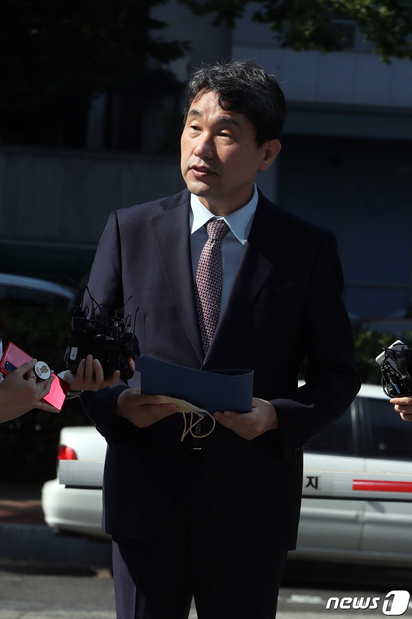 본문 이미지 - 이주호 사회부총리 겸 교육부장관 후보자가 30일 오전 서울 영등포구 여의도 한국교육시설안전원에 마련된 인사청문회 사무실로 출근, 소감을 밝히고 있다. 2022.9.30/뉴스1 ⓒ News1 황기선 기자