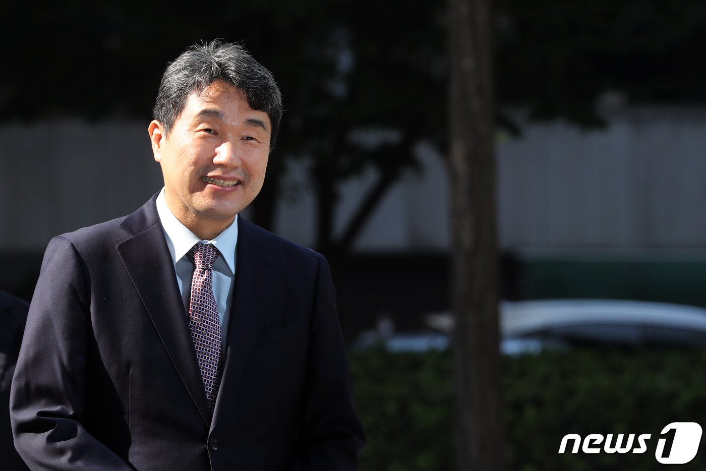 본문 이미지 - 이주호 사회부총리 겸 교육부장관 후보자가 30일 오전 서울 영등포구 여의도 한국교육시설안전원에 마련된 인사청문회 사무실로 출근하고 있다. 2022.9.30/뉴스1 ⓒ News1 황기선 기자