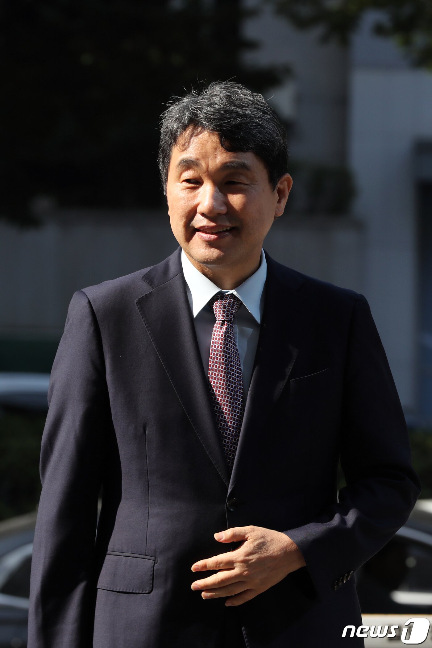 본문 이미지 - 이주호 사회부총리 겸 교육부장관 후보자가 30일 오전 서울 영등포구 여의도 한국교육시설안전원에 마련된 인사청문회 사무실로 출근하고 있다. 2022.9.30/뉴스1 ⓒ News1 황기선 기자