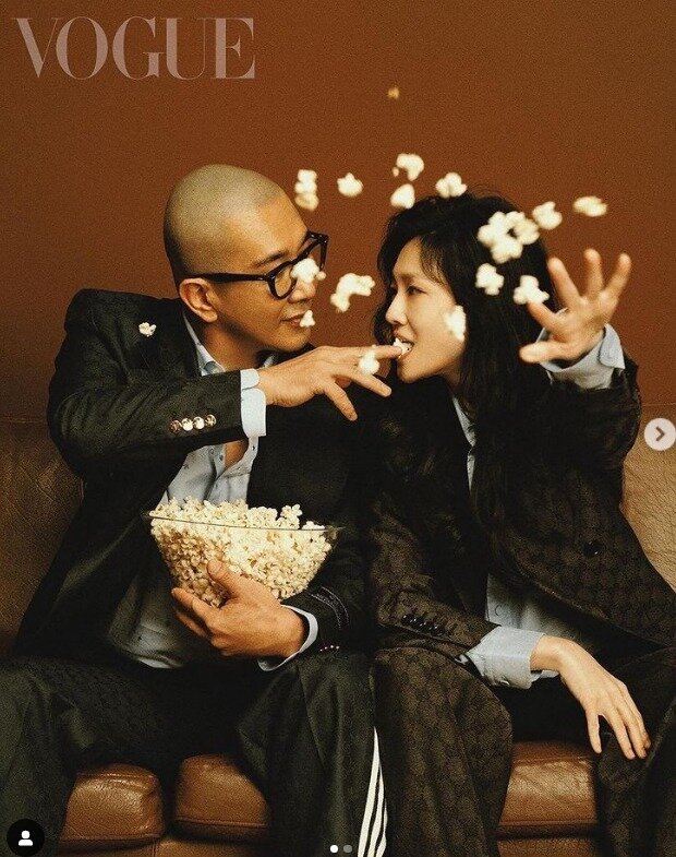 본문 이미지 - 구준엽(왼쪽)과 쉬시위안 / 사진출처=쉬시위안 인스타그램,  보그 대만 