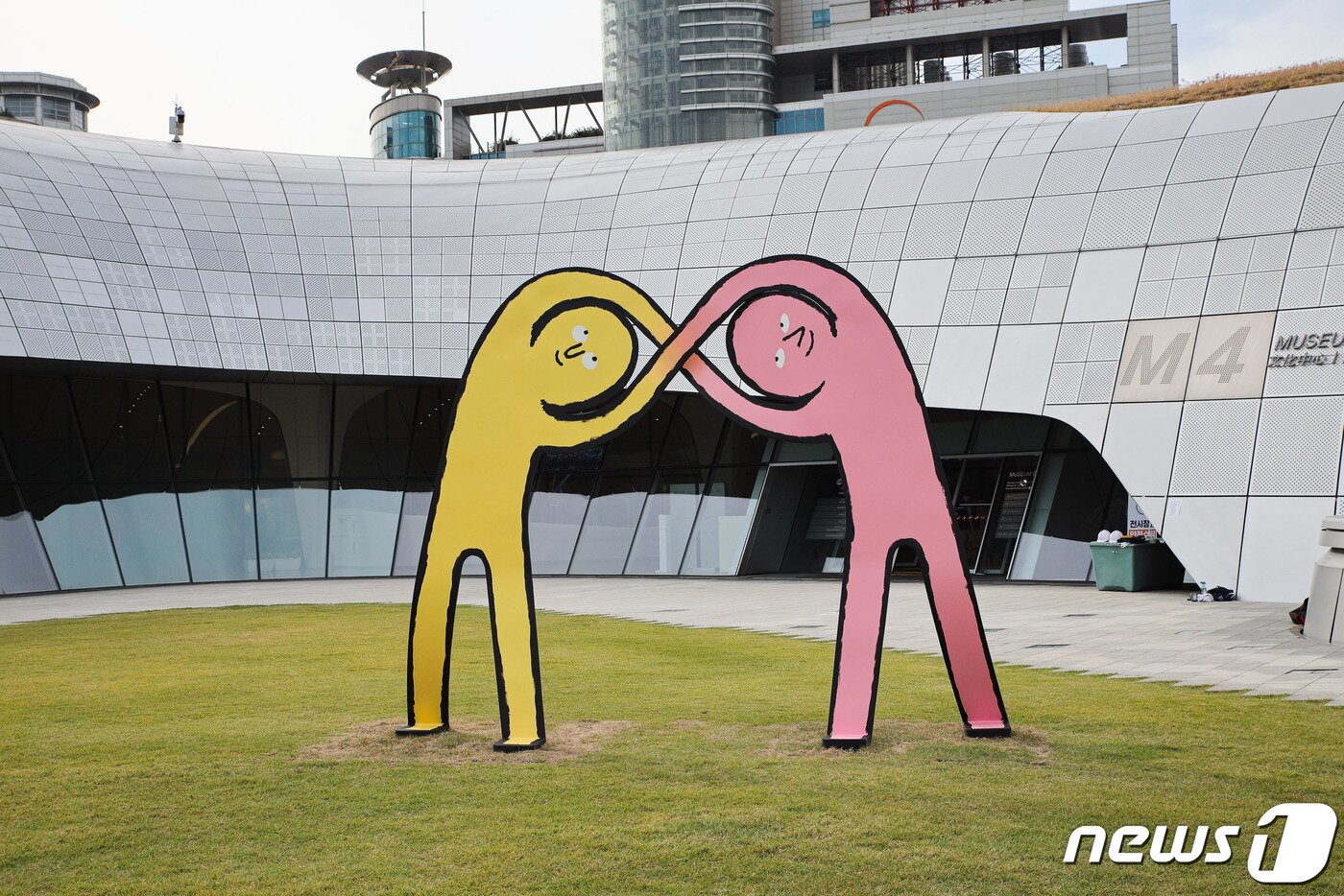 본문 이미지 - Fusion_ⓒJean Jullien Studio(동대문디자인플라자 제공)