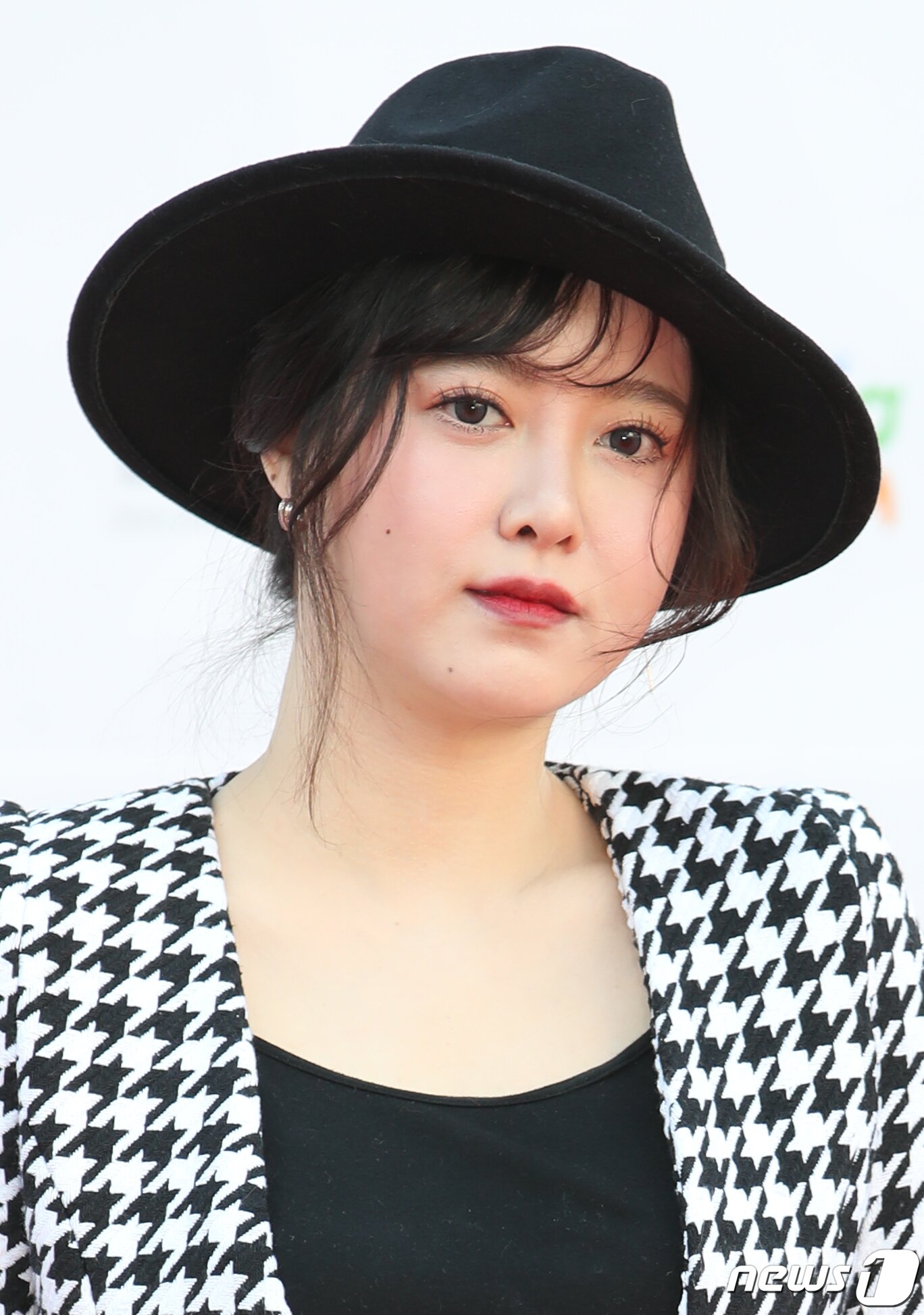 본문 이미지 - 배우 구혜선이 30일 서울 성동구 소월아트홀에서 열린 제27회 '춘사국제영화제' 레드카펫 행사에서 포즈를 취하고 있다. 2022.9.30/뉴스1 ⓒ News1 권현진 기자