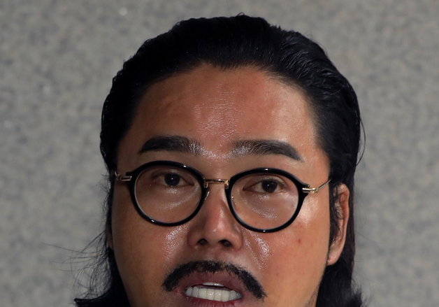 "이준석-김현지 실장 수사무마 거래설" 주장 유튜버…경찰 수사