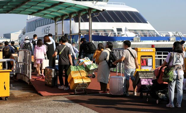 인천항 연안여객터미널 4월 이용객 9만1000 명…역대 최고치