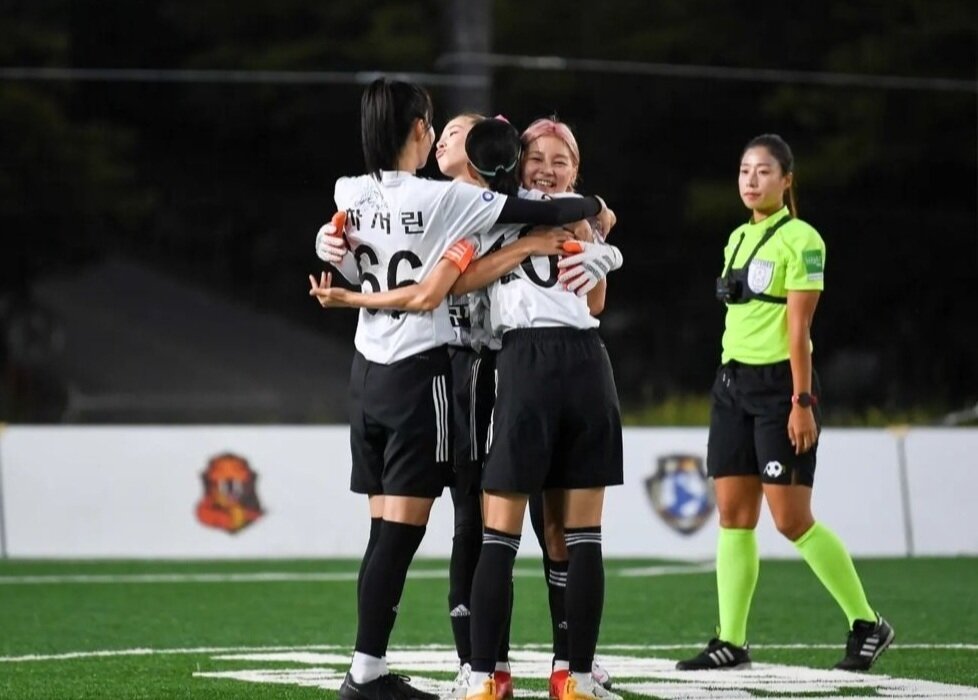 본문 이미지 -  '골 때리는 그녀들'의 심판이기도 한 오현정(오현정 제공)