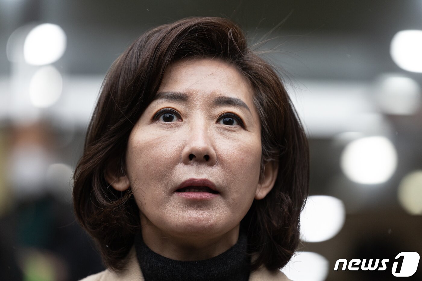 본문 이미지 - 국민의힘 '3·8 전당대회' 출마를 고심 중인 나경원 전 의원이 15일 서울 동작구 흑석동성당에서 미사를 마친 후 취재진 질문에 답변하고 있다. 2023.1.15/뉴스1 ⓒ News1 이재명 기자