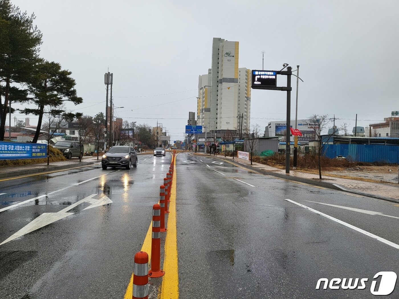 본문 이미지 - 강원 동해안에 대설특보가 내려진 15일 오전 눈이 쌓이지 않은 강릉시 주문진읍 일대. (독자제공) 2023.1.15/뉴스1