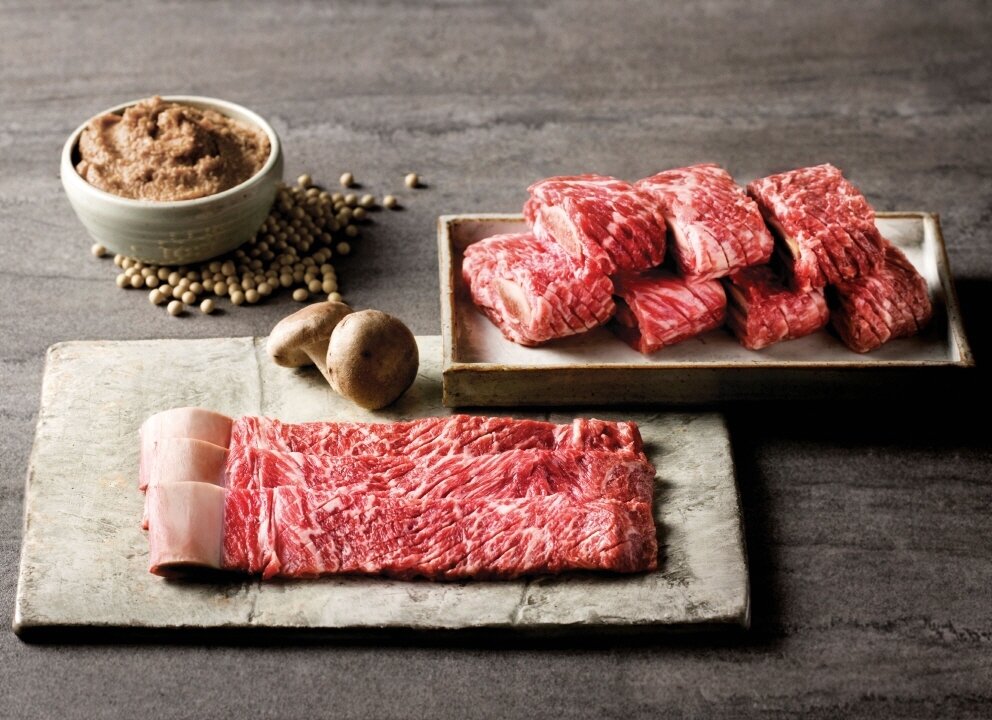 본문 이미지 - 워커힐만의 독자적인 소스 제조법으로 만들어진 명월관의 인기 메뉴 '장향갈비'(워커힐 제공)