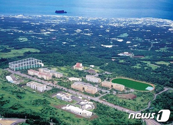 본문 이미지 - 옛 탐라대 전경. 제주도는 2016년 416억원을 투입, 해당 부지를 매입했다.(제주도청 제공)/뉴스1