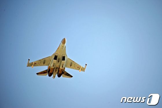러시아 '수호이 Su-35' 제트전투기. 2019. 9. 26. © AFP=뉴스1 © News1 최서윤 기자
