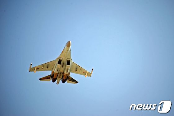 러시아 '수호이 Su-35' 제트전투기. 2019. 9. 26. © AFP=뉴스1 © News1 최서윤 기자