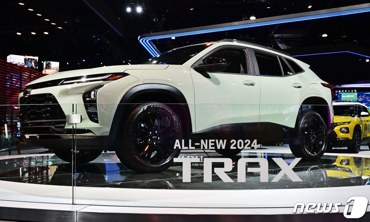 본문 이미지 - 2024년형 쉐보레 트랙스. ⓒ AFP=뉴스1