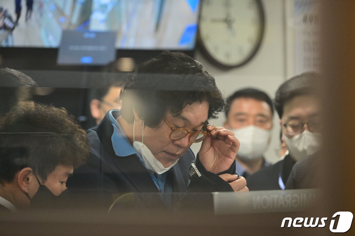 본문 이미지 - 8개월의 장기 해외 도피 끝에 태국에서 붙잡힌 김성태 전 쌍방울그룹 회장 2023.1.17/뉴스1 ⓒ News1 공항사진기자단