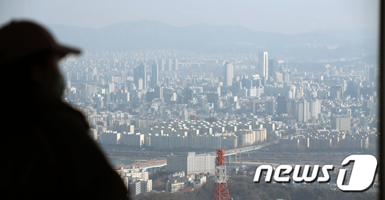 사진은 서울 중구 남산에서 바라본 도심의 아파트 단지. 2023.1.18/뉴스1 © News1 이승배 기자
