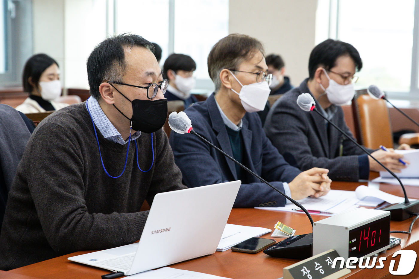 (서울=뉴스1) 유승관 기자 = 장승진 국민대 정치외교학과 교수가 19일 서울 여의도 국회에서 열린 제402회 국회(임시회) 제4차 정치개혁특별위원회 정치관계법개선소위원회 선거제도 …