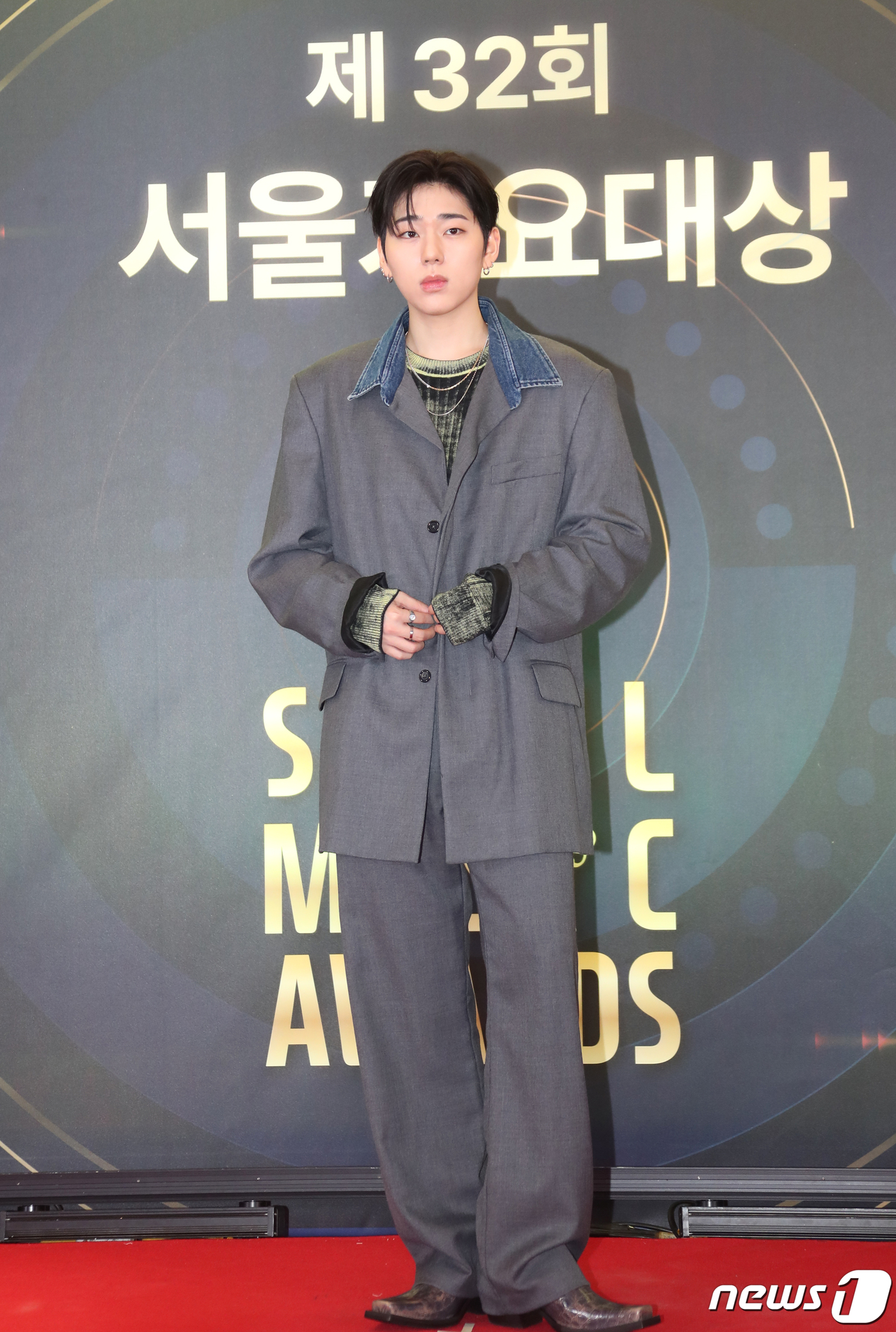 (서울=뉴스1) 권현진 기자 = 가수 지코가 19일 오후 서울 송파구 올림릭공원 케이스포돔에서 열린 ‘제32회 서울가요대상’ 레드카펫 행사에서 포즈를 취하고 있다. 2023.1.1 …