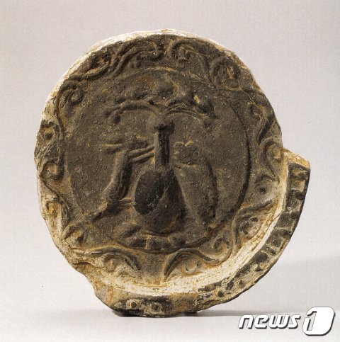 본문 이미지 - 섬토문수막새(국립중앙박물관 소장)