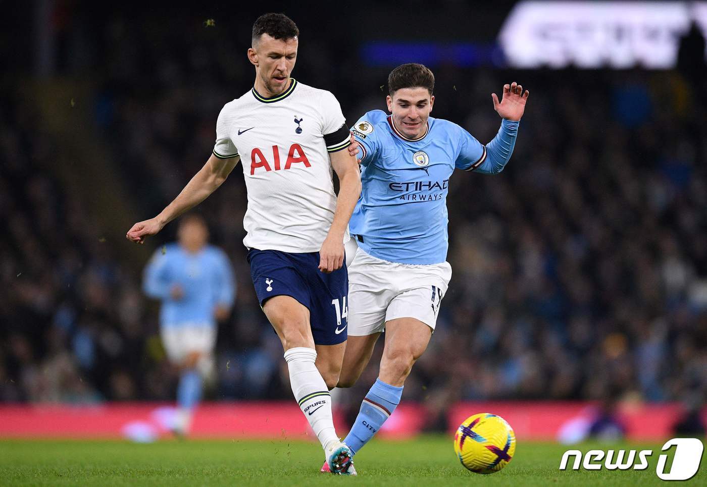 본문 이미지 - 토트넘 홋스퍼 윙백 페리시치(왼쪽) ⓒ AFP=뉴스1