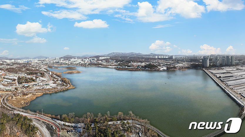 본문 이미지 - 의왕 왕송호수.(경기관광공사 제공)/