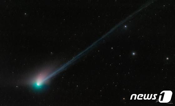 “The bad luck goes”…  ‘Jingaek’ Comet C/2022 E3 The wish of the father and son filmed