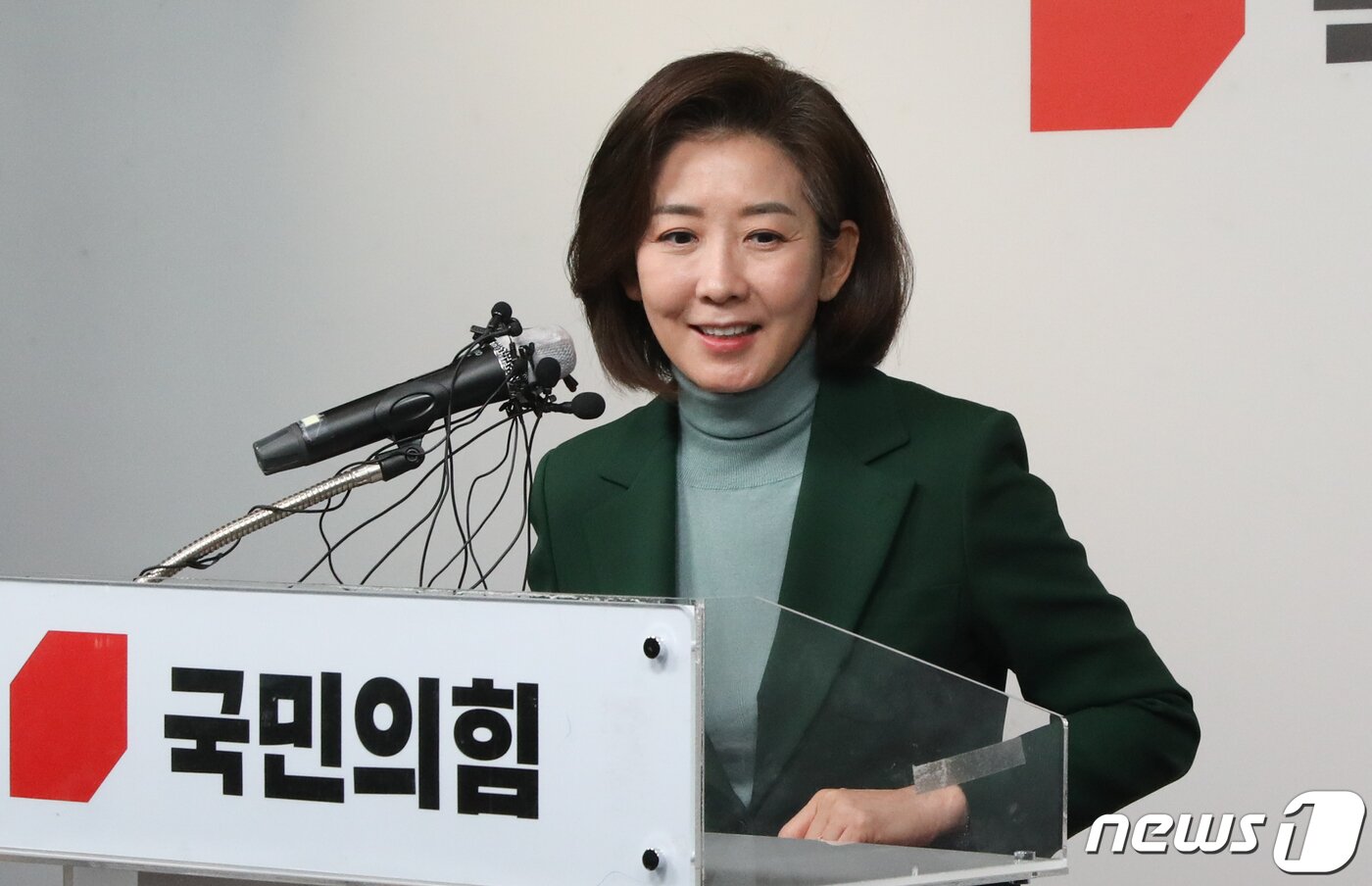 본문 이미지 - 국민의힘 3·8 전당대회 출마를 고심했던 나경원 전 의원이 25일 서울 여의도 국힘의힘 중앙당사에서 기자회견을 열고 전당대회 불출마 입장을 밝히고 있다. 2023.1.25/뉴스1 ⓒ News1 허경 기자