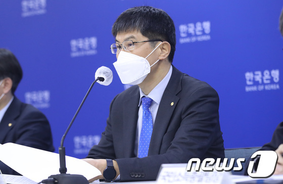 한국은행, \'2022년 4/4분기 실질 국내총생산 전기대비 0.4% 감소\'