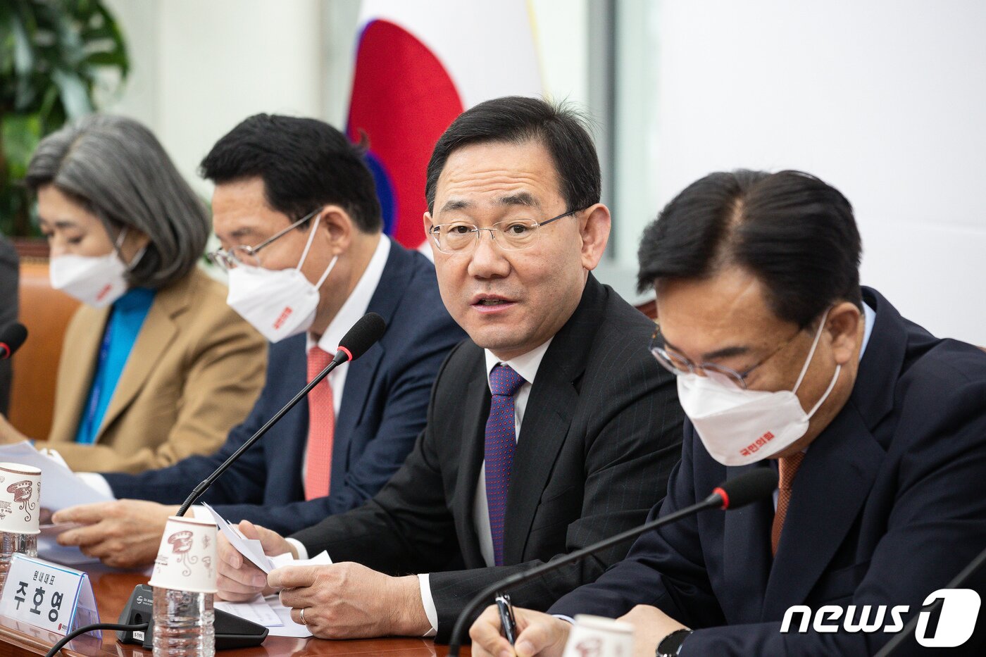 본문 이미지 - 주호영 국민의힘 원내대표가 지난 26일 서울 여의도 국회에서 열린 비상대책위원회의에서 모두발언을 하고 있다. 2023.1.26/뉴스1 ⓒ News1 유승관 기자