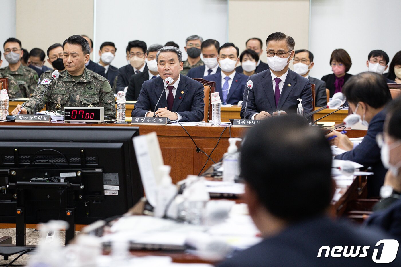 본문 이미지 - 이종섭 국방부 장관이 26일 서울 여의도 국회에서 열린 제402회 국회(임시회) 국방위원회 제1차 전체회의에 출석해 의원들의 북한 무인기 침범에 대한 현안질의에 답변하고 있다. 2023.1.26/뉴스1 ⓒ News1 유승관 기자