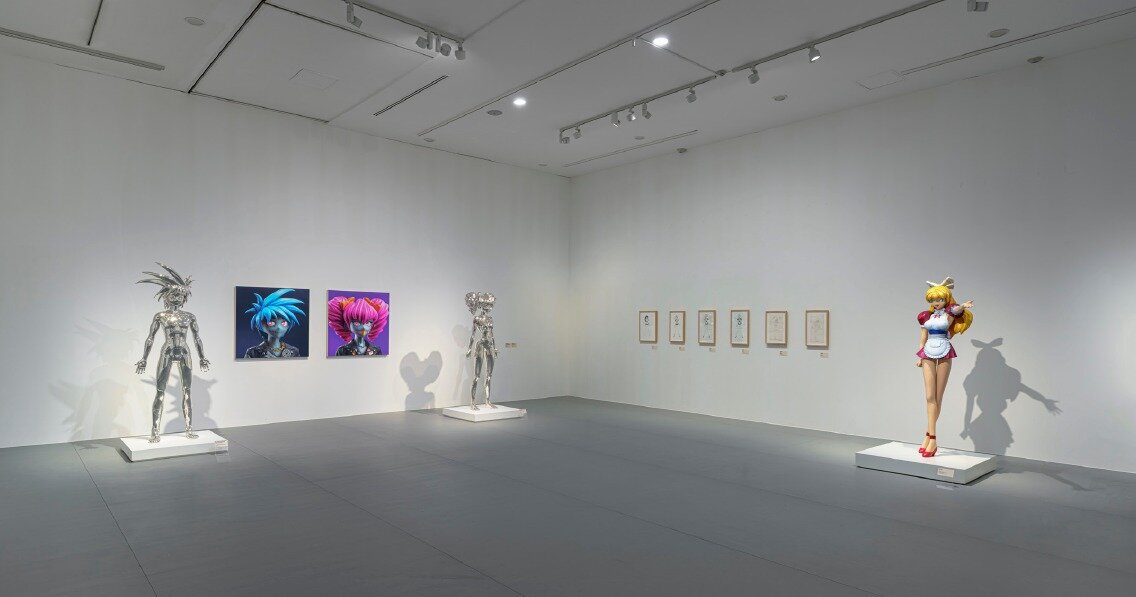 본문 이미지 -  부산시립미술관에서 열리고 있는 무라카미 다카시 회고전 전시장 내 모습. ⓒTAKASHI MURAKAMI &frasl; KAIKAI KIKI CO., Ltd. ALL Rights Reserved. Courtesy of the artist and Perrotin. (부산시립미술관 제공)