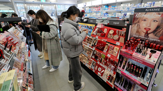 올리브영 매출 5.8조 돌파…'잘 파는 채널' 넘어 K-뷰티 성장 관문으로