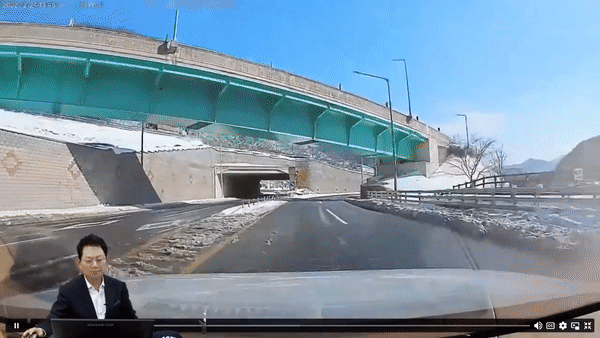 본문 이미지 - ('한문철 TV' 갈무리)