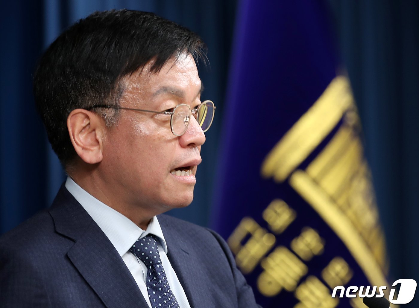 본문 이미지 - 최상목 경제수석이 31일 오후 용산 대통령실 청사에서 UAE 투자유치 후속조치 점검회의 관련 브리핑을 하고 있다. 2023.1.31/뉴스1 ⓒ News1 오대일 기자