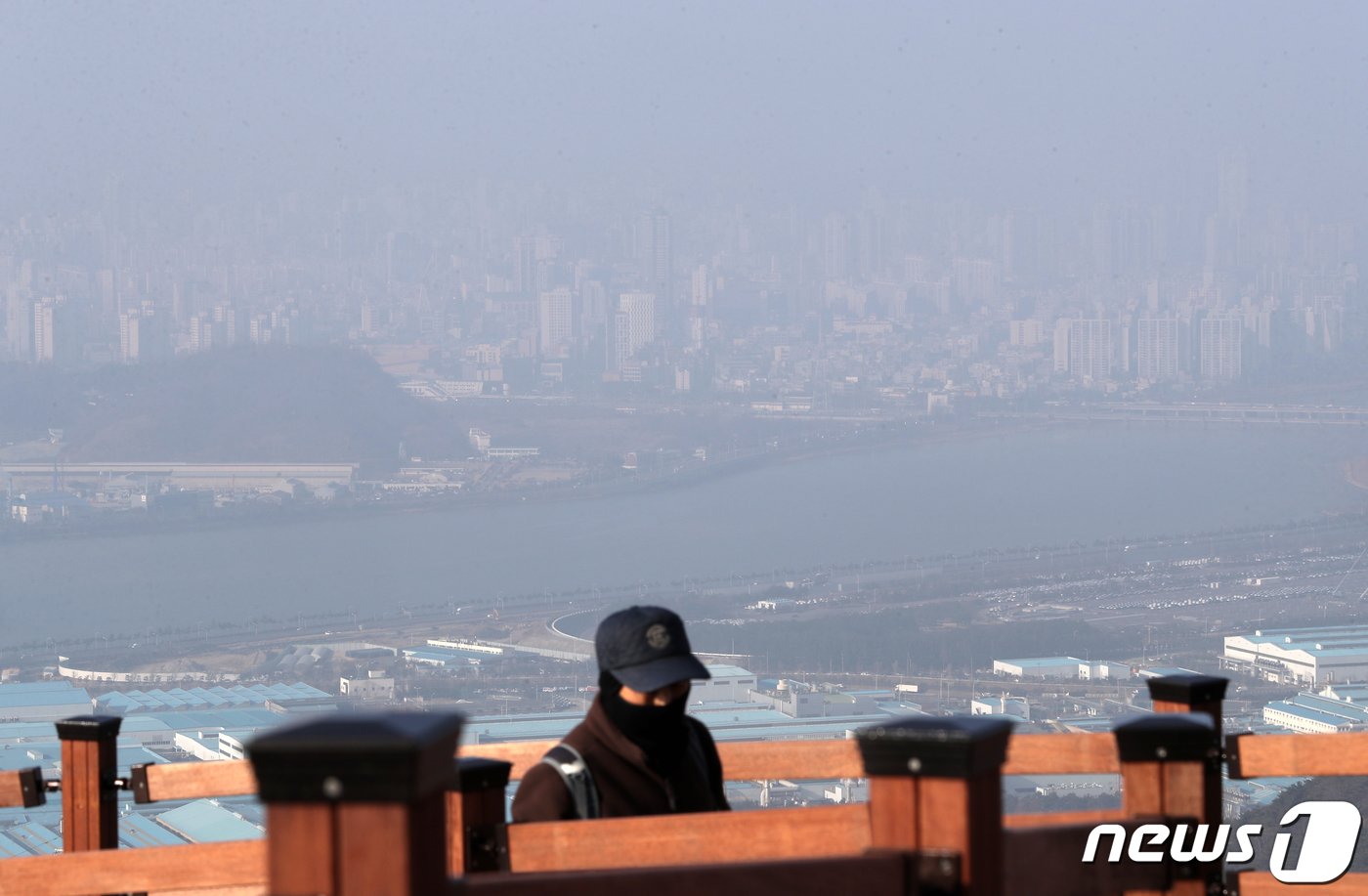 주말날씨] 미세먼지에 황사까지 덮쳐…눈은 내일 낮 그쳐(종합)