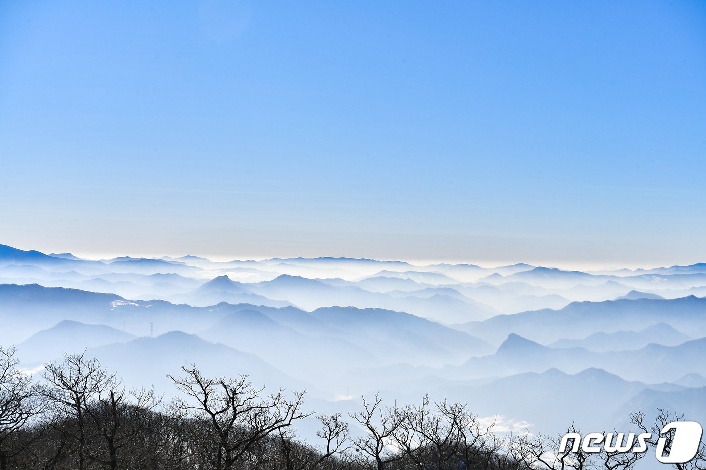 백두대간 주변의 진풍경을 볼 수 있는 강원 정선 가리왕산 케이블카. &#40;정선군 제공&#41; 2023.1.6/뉴스1