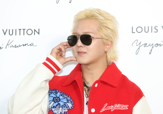 '부실 복무 의혹' 위너 송민호, 첫 공판 연기…4월 21일 열린다