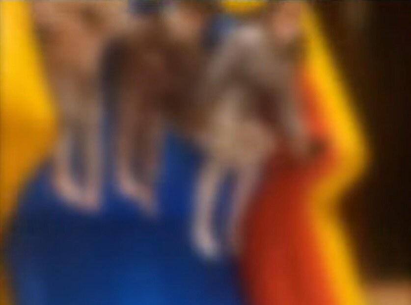 본문 이미지 - 튜브형 바이킹이 뒤집히기 직전 수직으로 높이 올라간 상태. (MBC 갈무리)