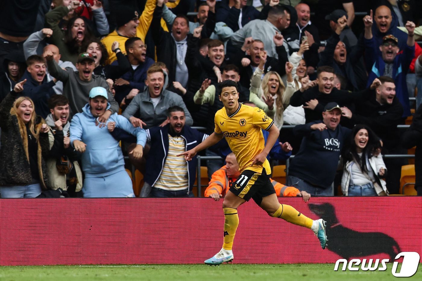 본문 이미지 - 맨체스터 시티전에서 결승골을 넣은 황희찬. ⓒ AFP=뉴스1