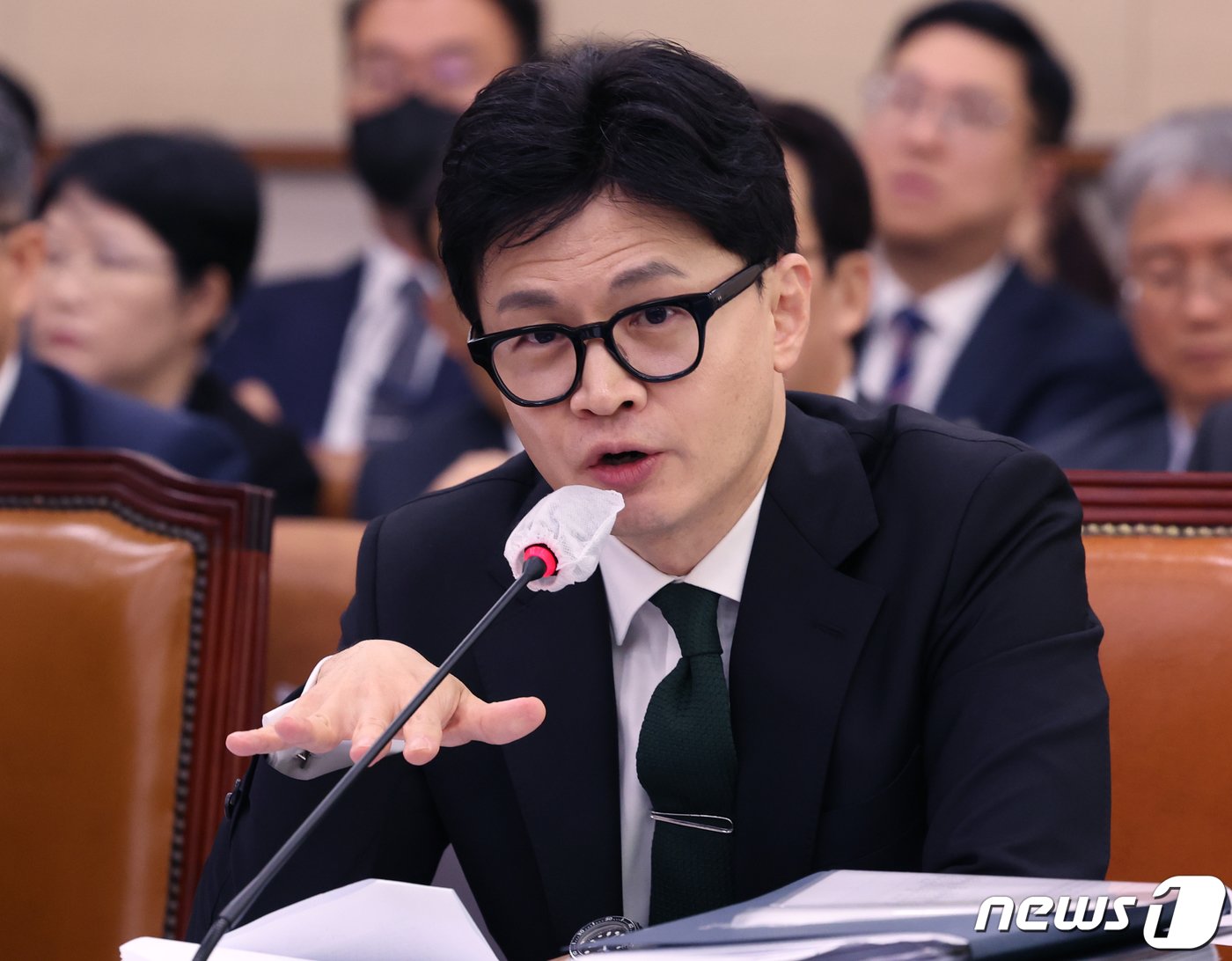 본문 이미지 - 한동훈 법무부 장관이 11일 서울 여의도 국회에서 열린 법제사법위원회 국정감사에서 의원들의 질의에 답변하고 있다. 2023.10.11/뉴스1 ⓒ News1 송원영 기자